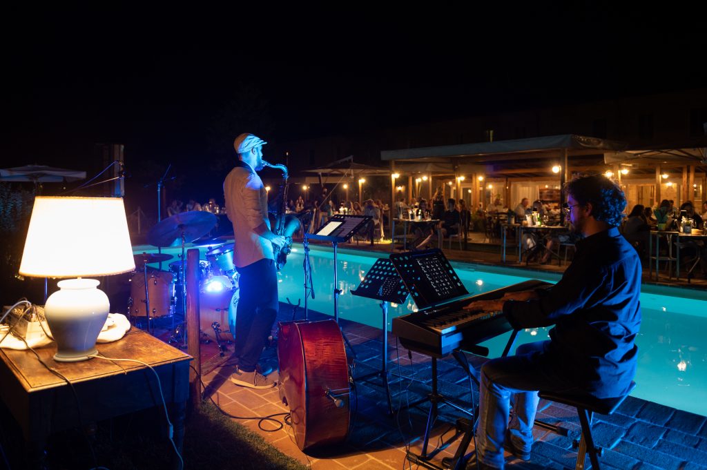 osteria favorita musica e cena in giardino