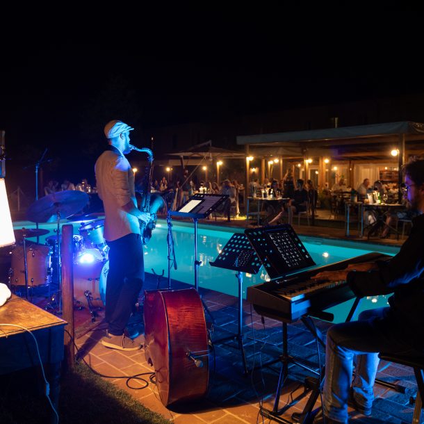 osteria favorita musica e cena in giardino