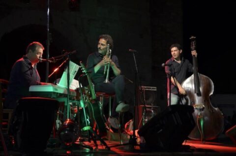 Four B in concerto nel giardino dell'osteria