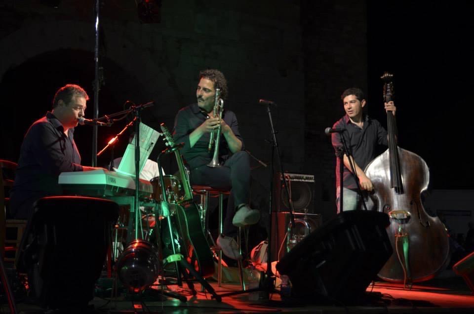 Four B in concerto nel giardino dell'osteria